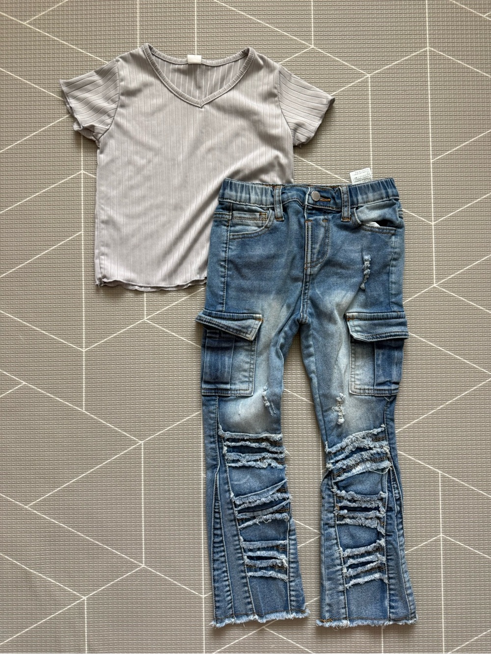 Shein|Baby/toddler girl Kids outfit-cargo flare jeans,distressed & gray tee•••5T